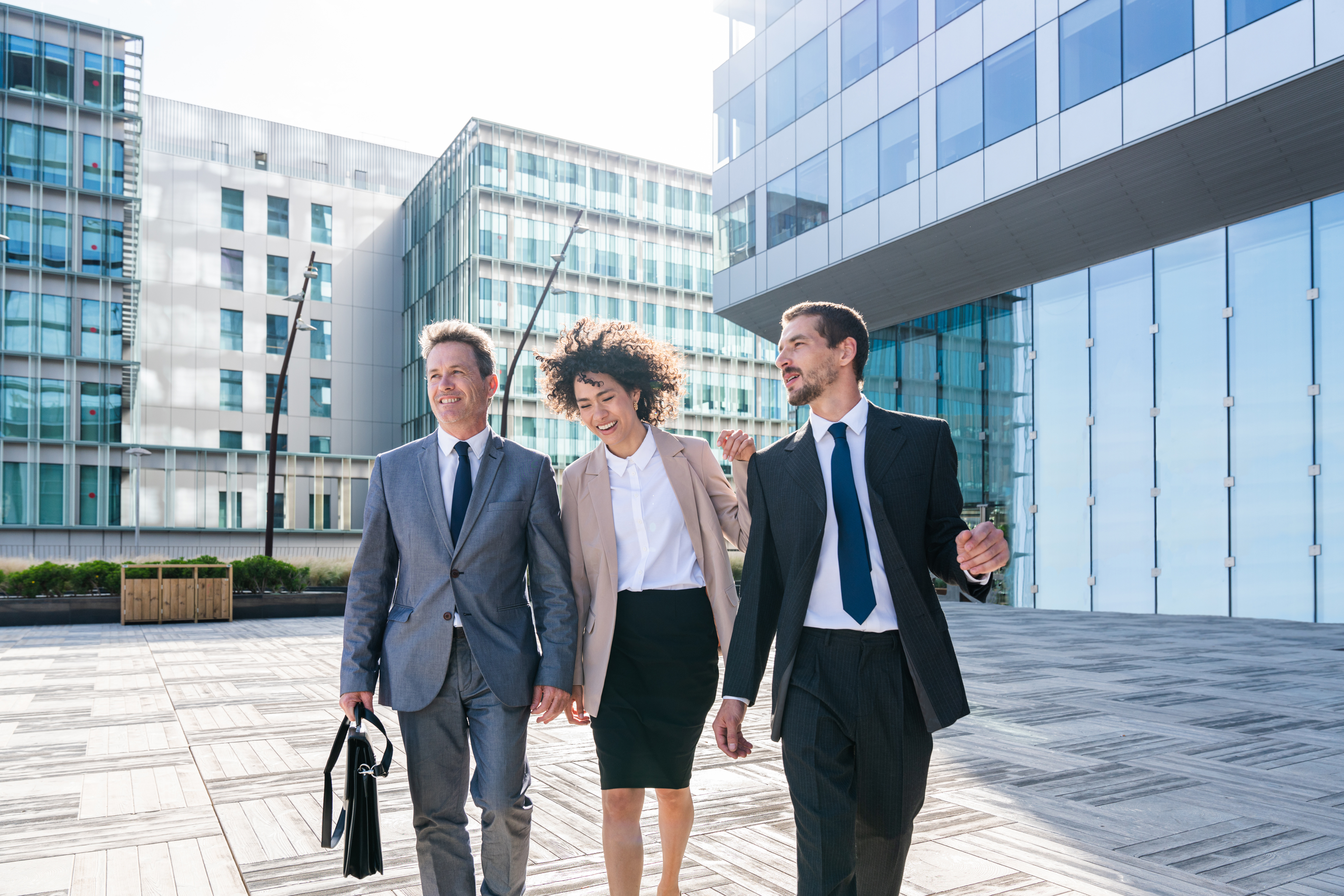 Bewegte Pause am Arbeitsplatz: Für Geist & Gesundheit - Bewegte Pause am Arbeitsplatz – Fit und gesund bleiben 