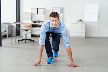 Sport im Büro: Kleine Sporteinheiten halten fit, gesund und konzentriert - Sport im Büro: Kleine Sporteinheiten halten fit, gesund und konzentriert