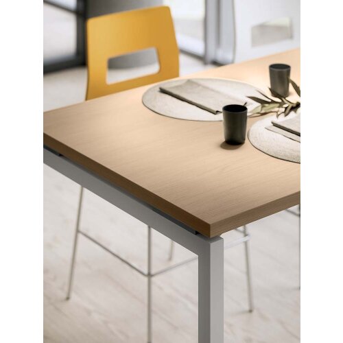Besprechungstisch auf Stehhöhe,  Gestell:Silber DekorEiche Hell Breite 160 cm