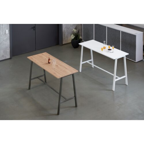 Stehtisch in zwei Ausführungen