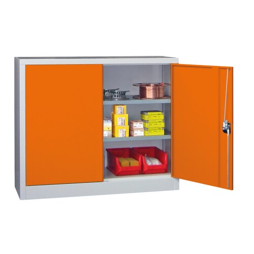 Stahlschrank 100 cm hoch, 120 cm breit, 50 cm tief, Korpus: Lichtgrau, Türen: Resedagrün, Fachböden: gepulvert in Korpusfarbe