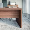 Schreibtisch - Serie Davos, 180 cm, Dekor Tisch: Nuss Canaletto, Dekor Sichtblende: Weiss