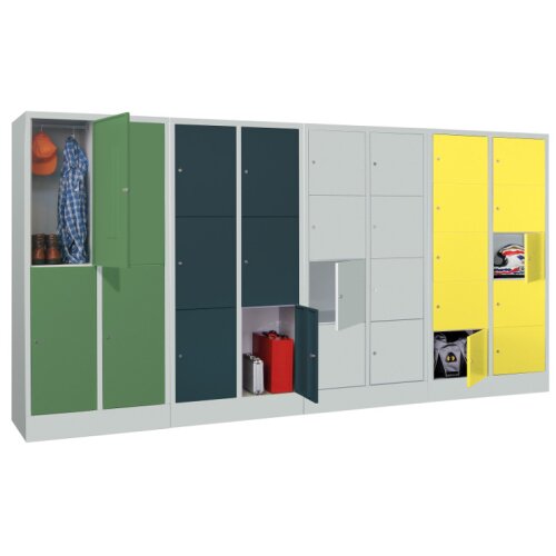 Schliessfachschrank 8 Fächer, Abteilbreite 400mm, auf Sockel,Korpus: Resedagrün, Türen: Tiefschwarz, Drehriegel