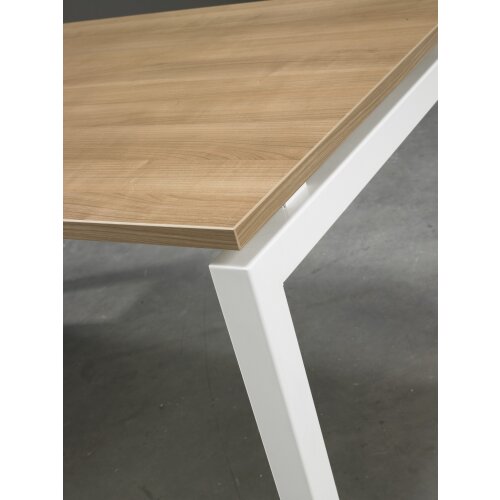 Schreibtisch Serie E1 höhenverstellbar, Dekor Eiche Rustikal, Gestell Weiss, Maß: 62-85 h. x 80 t. x 180 br. cm